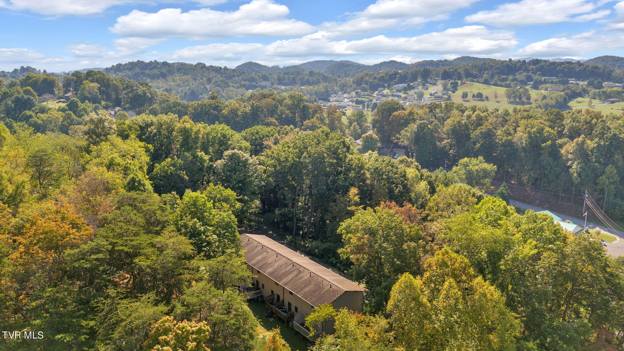 225 Huckleberry Road, Unit 5 Bluff City, TN 37618 - Photo 33 of 34 4-web-or-mls-DJI_20240922105617_0728_D
