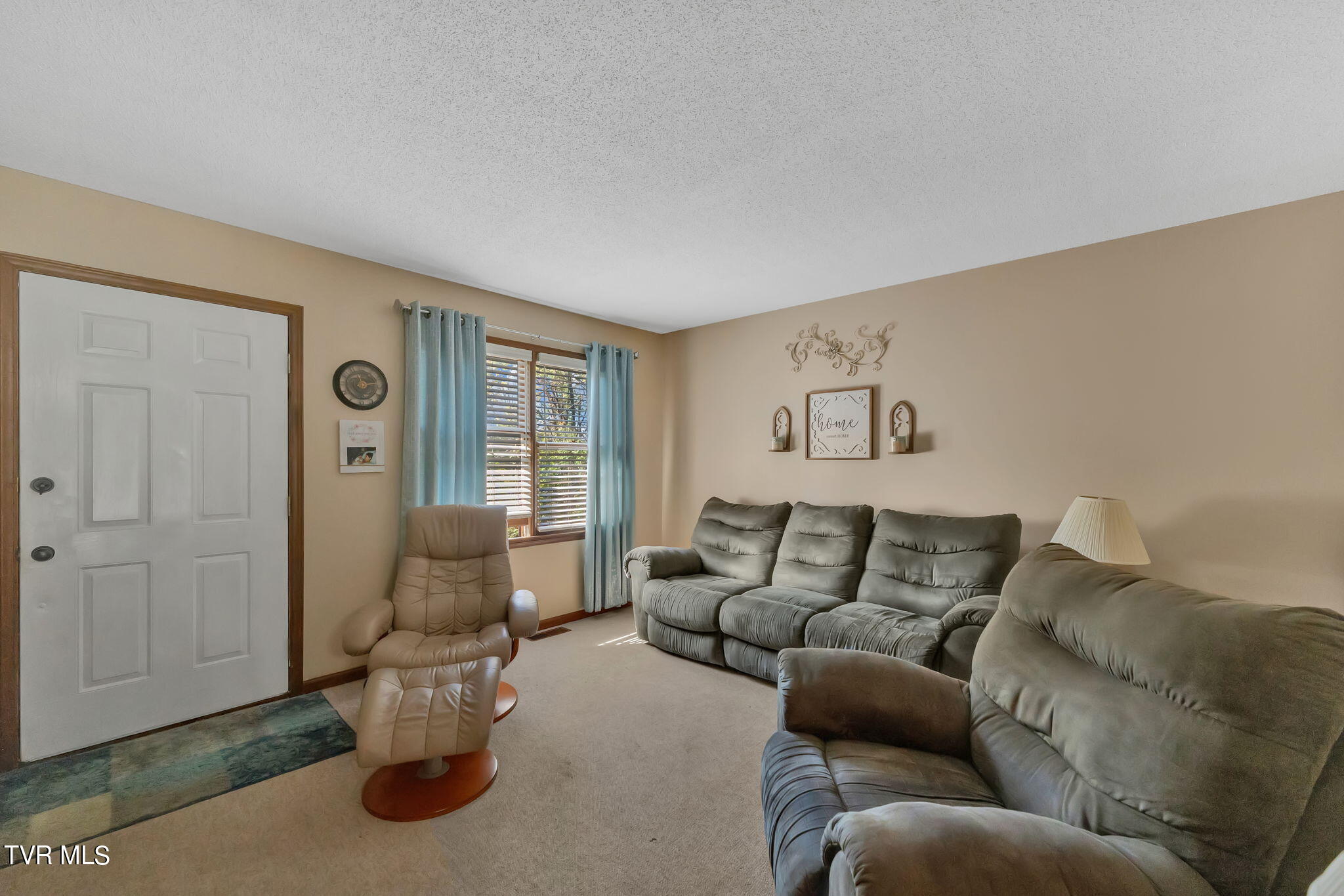 225 Huckleberry Road, Unit 5 Bluff City, TN 37618 - Photo 5 of 34 21-web-or-mls-DSC01837