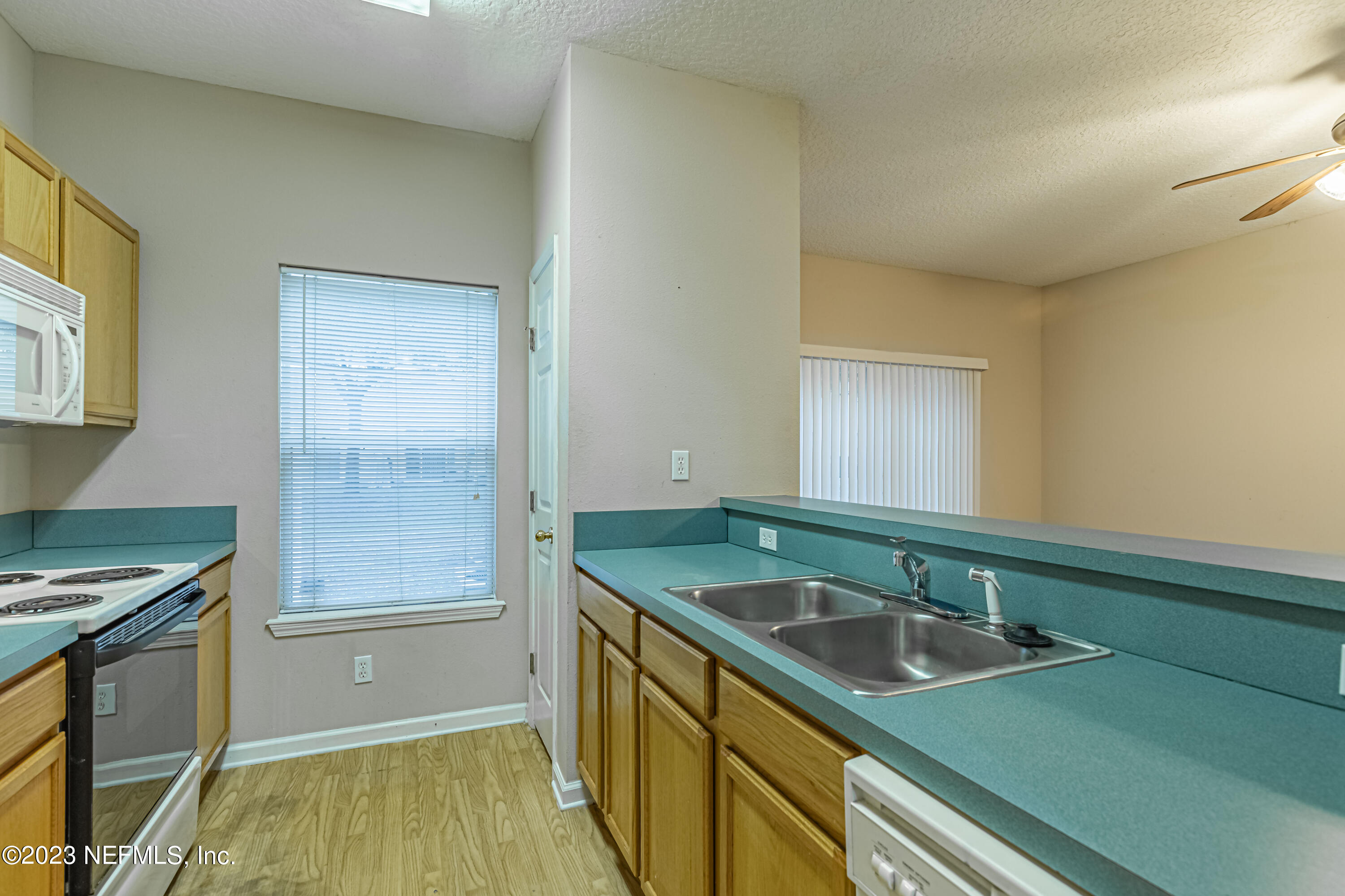 5260 Collins Road, Unit 405 Jacksonville, FL 32244 - Photo 3 of 27 12 Kitchen-2