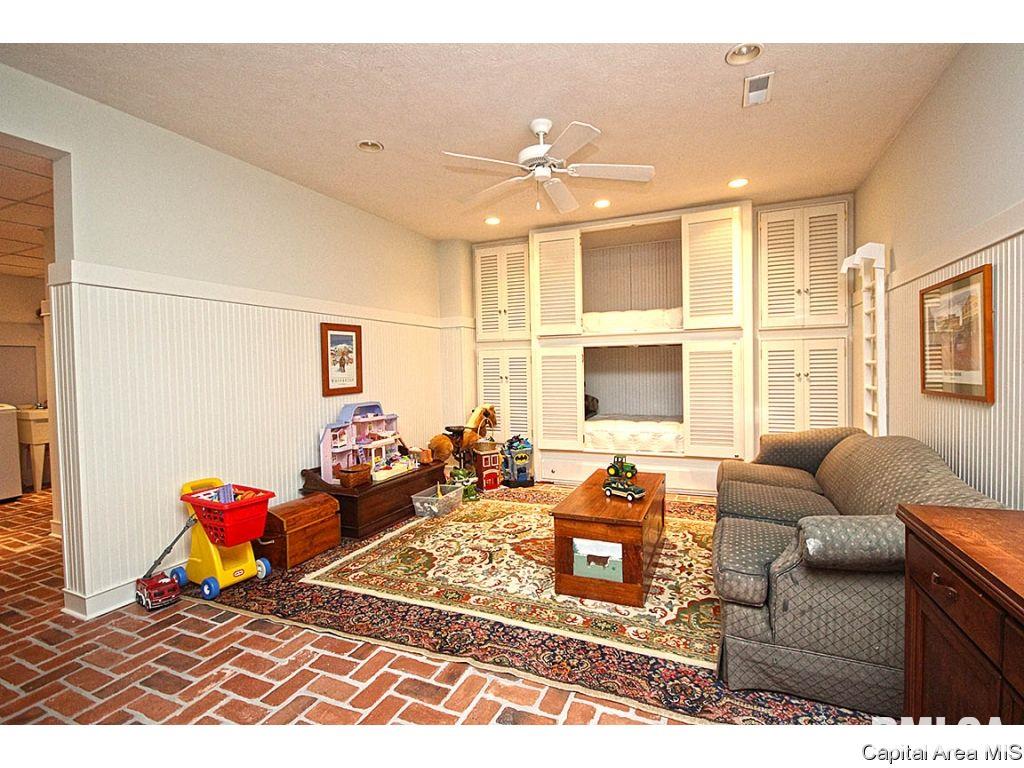 10220 North Pawnee Road Pawnee, IL 62558 - Photo 28 of 35