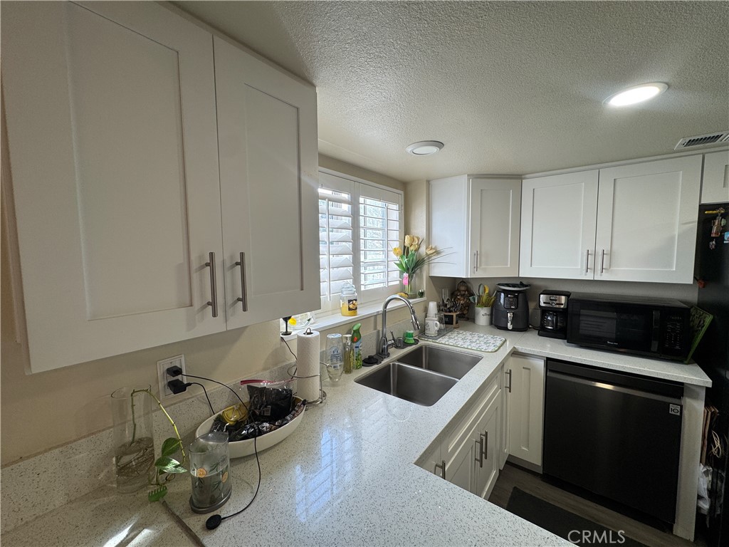 22031 Main, Unit 1 Carson, CA 90745 - Photo 4 of 32