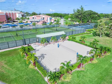 a view of an outdoor space