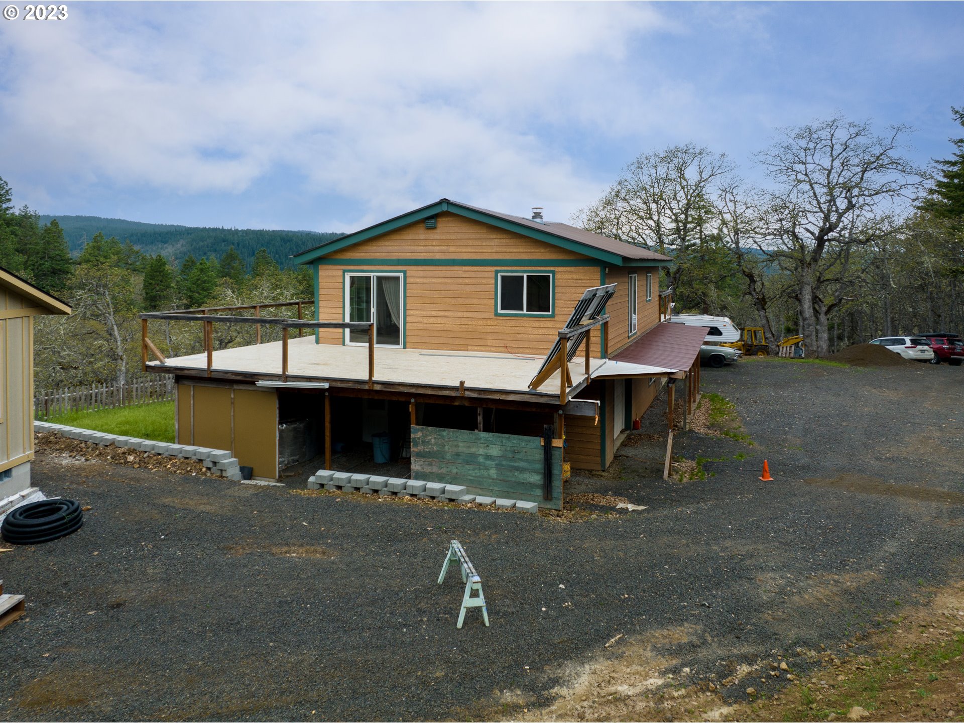 2915 Vensel Road Mosier, OR 97040 - Photo 13 of 39 Barn