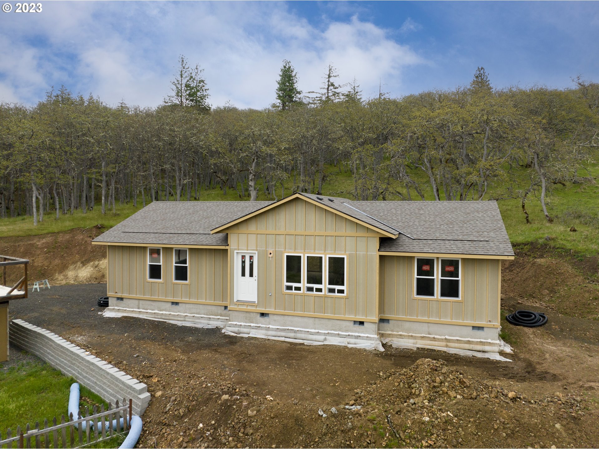2915 Vensel Road Mosier, OR 97040 - Photo 2 of 39 Gallery Image 2