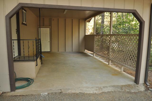 4417 Fish Hatchery Road Grants Pass, OR 97527 - Photo 5 of 16 attached carport