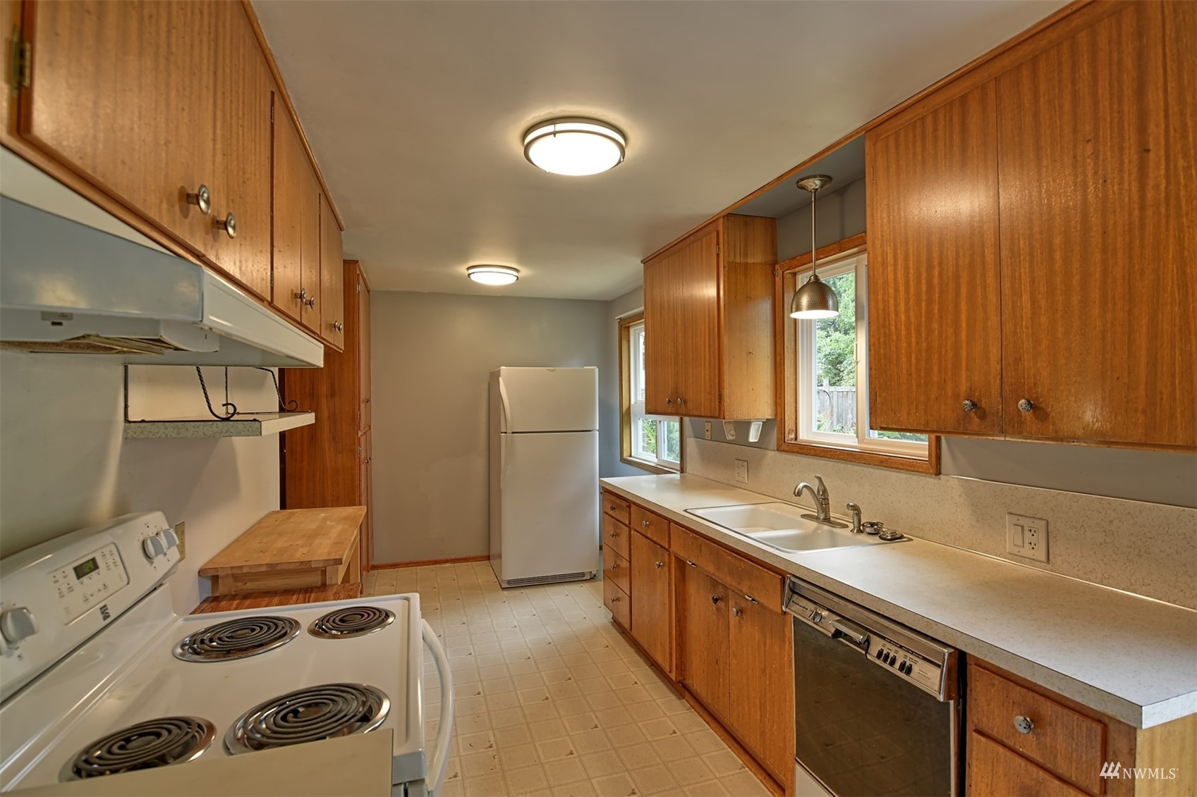 7904 192nd Place Southwest Edmonds, WA 98026 - Photo 16 of 28 Gallery Image 16