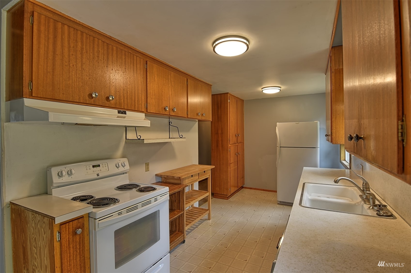 7904 192nd Place Southwest Edmonds, WA 98026 - Photo 17 of 28 Gallery Image 17