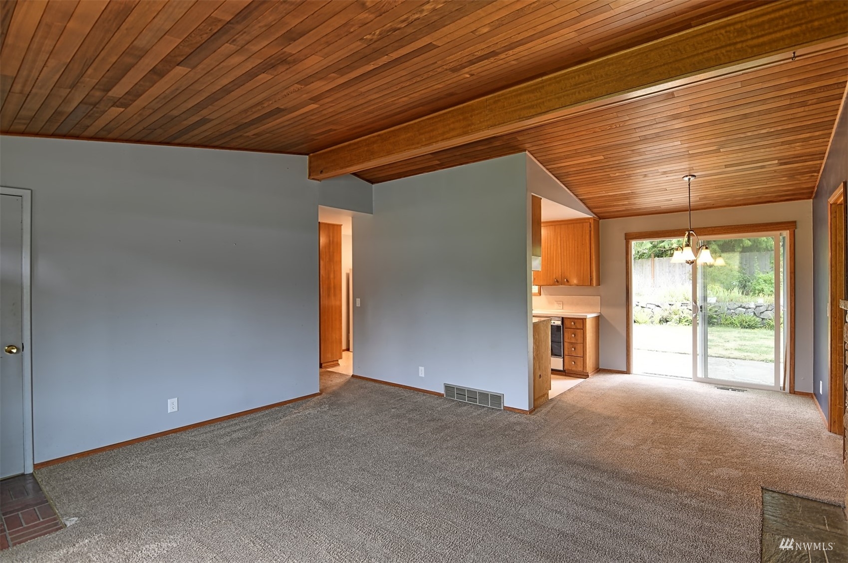 7904 192nd Place Southwest Edmonds, WA 98026 - Photo 5 of 28 Gallery Image 5
