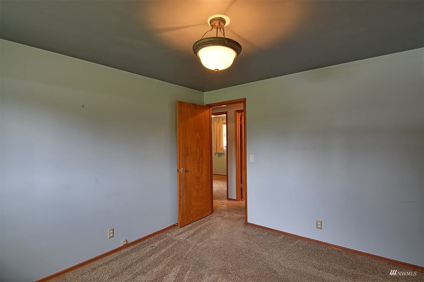 7904 192nd Place Southwest Edmonds, WA 98026 - Photo 10 of 28 Gallery Image 10