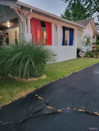 $184,900 | 113 North 8th Street, Louisiana, MO 63353