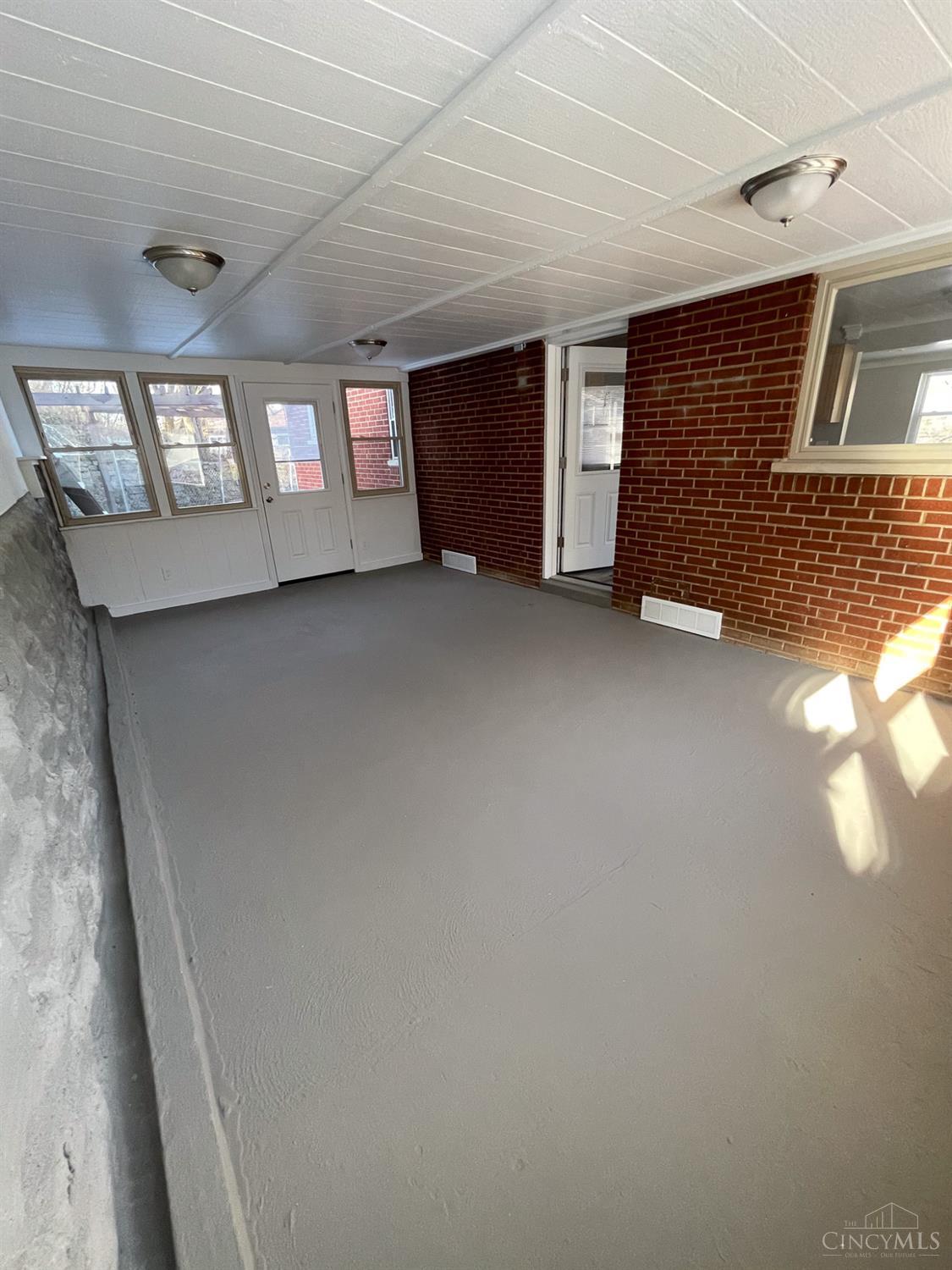 6903 Taylor Road Cincinnati, OH 45248 - Photo 17 of 29