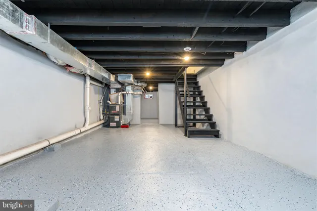 a view of a back yard from a corridor