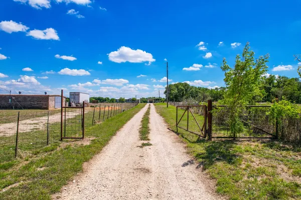 $425,000 | 815 County Road 226, Florence, TX 76527