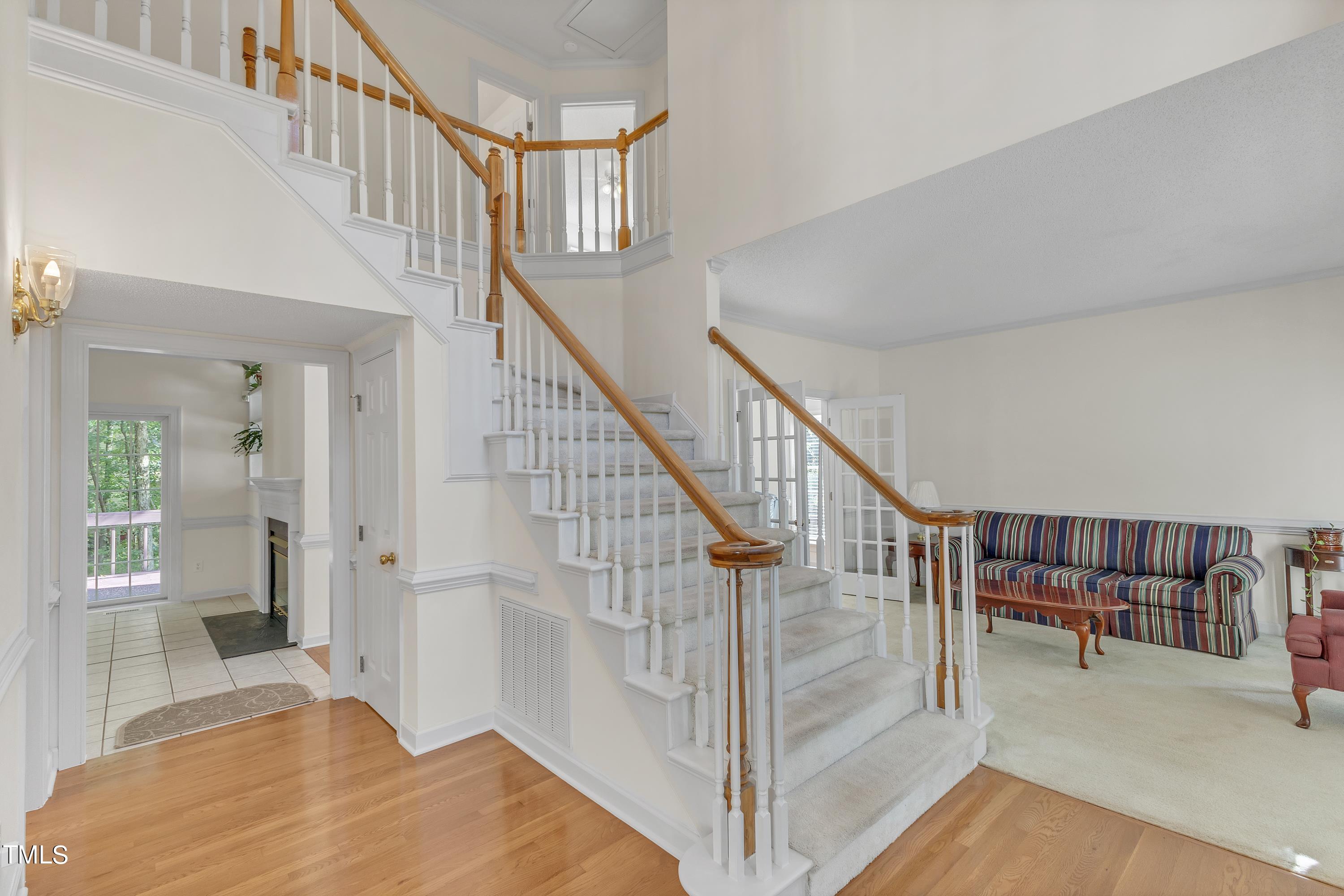 107 Spring Lake Court Durham, NC 27713 - Photo 4 of 31 107 Spring Lake Foyer2