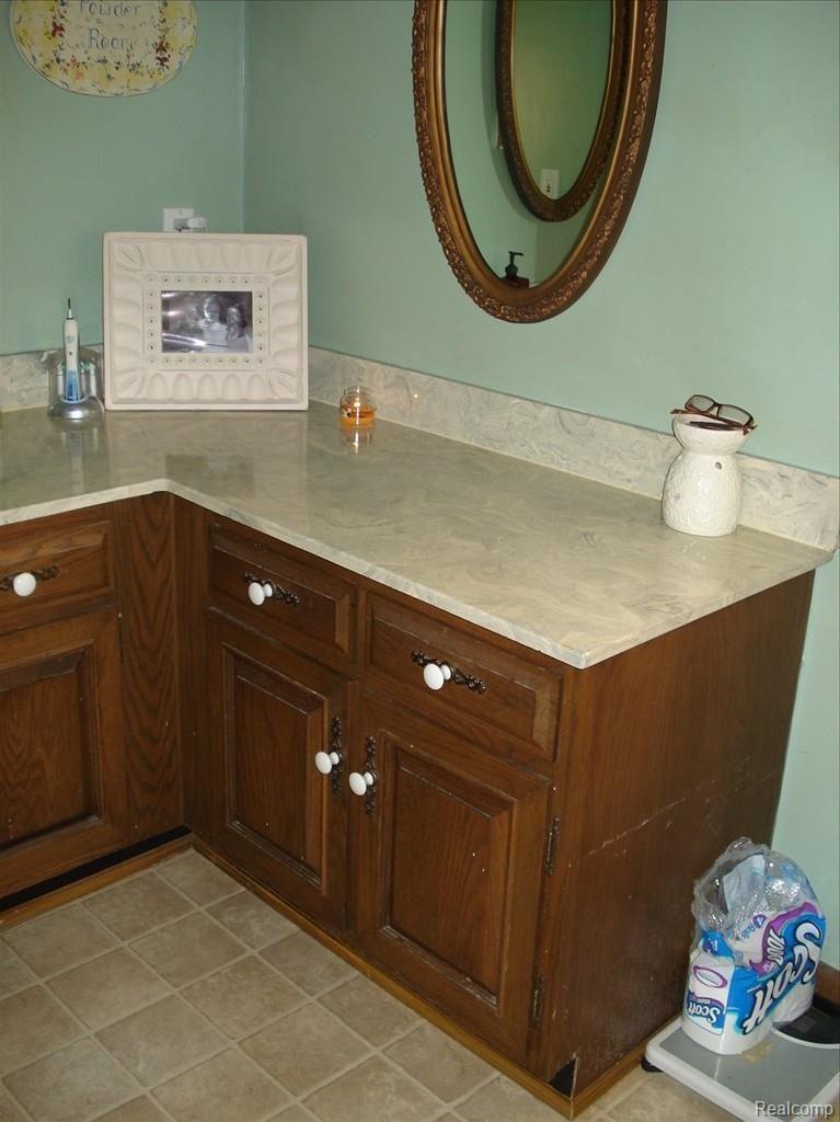 7023 Lenawee County Line Road Britton, MI 49229 - Photo 22 of 25 1ST FLOOR BATH