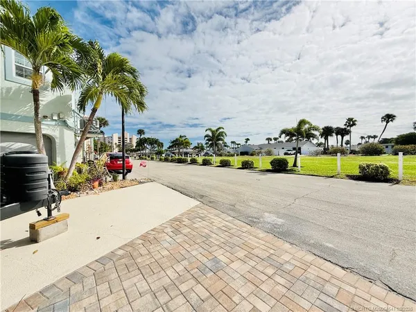 $1,595 | 10725 South Ocean Drive, Unit 393, Jensen Beach, FL 34957