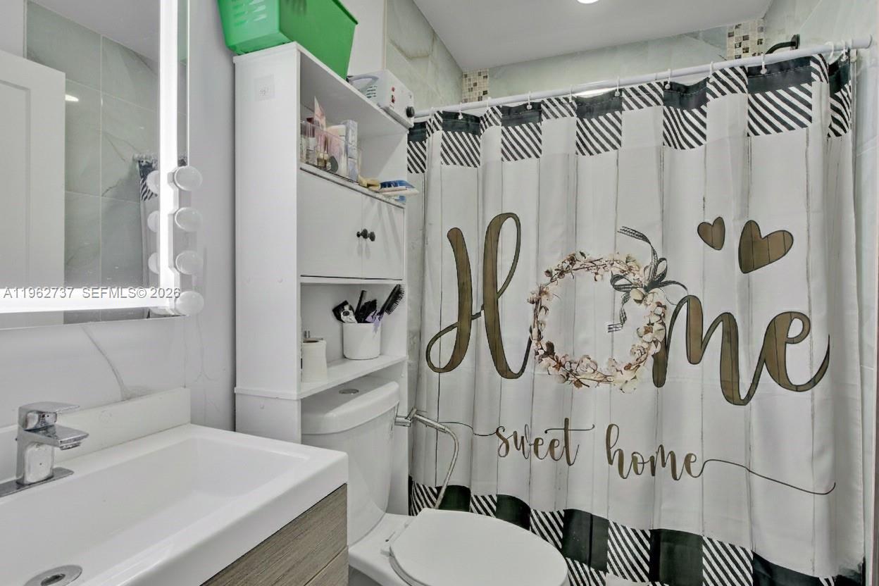 11751 Southwest 168th Terrace Miami, FL 33177 - Photo 18 of 39