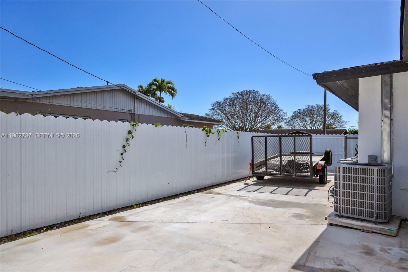 11751 Southwest 168th Terrace Miami, FL 33177 - Photo 31 of 39