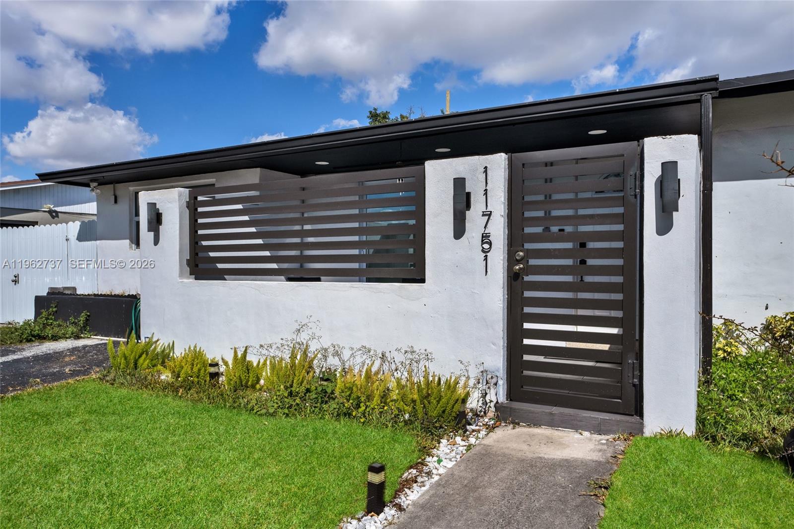 11751 Southwest 168th Terrace Miami, FL 33177 - Photo 4 of 39