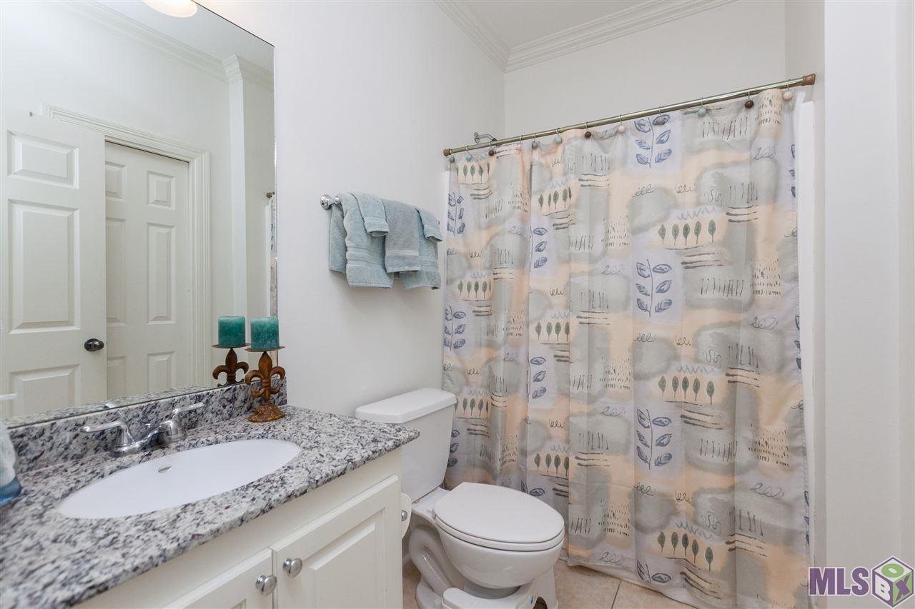 8538 Highcrest Drive Baton Rouge, LA 70809 - Photo 19 of 30 Hall Bath 3