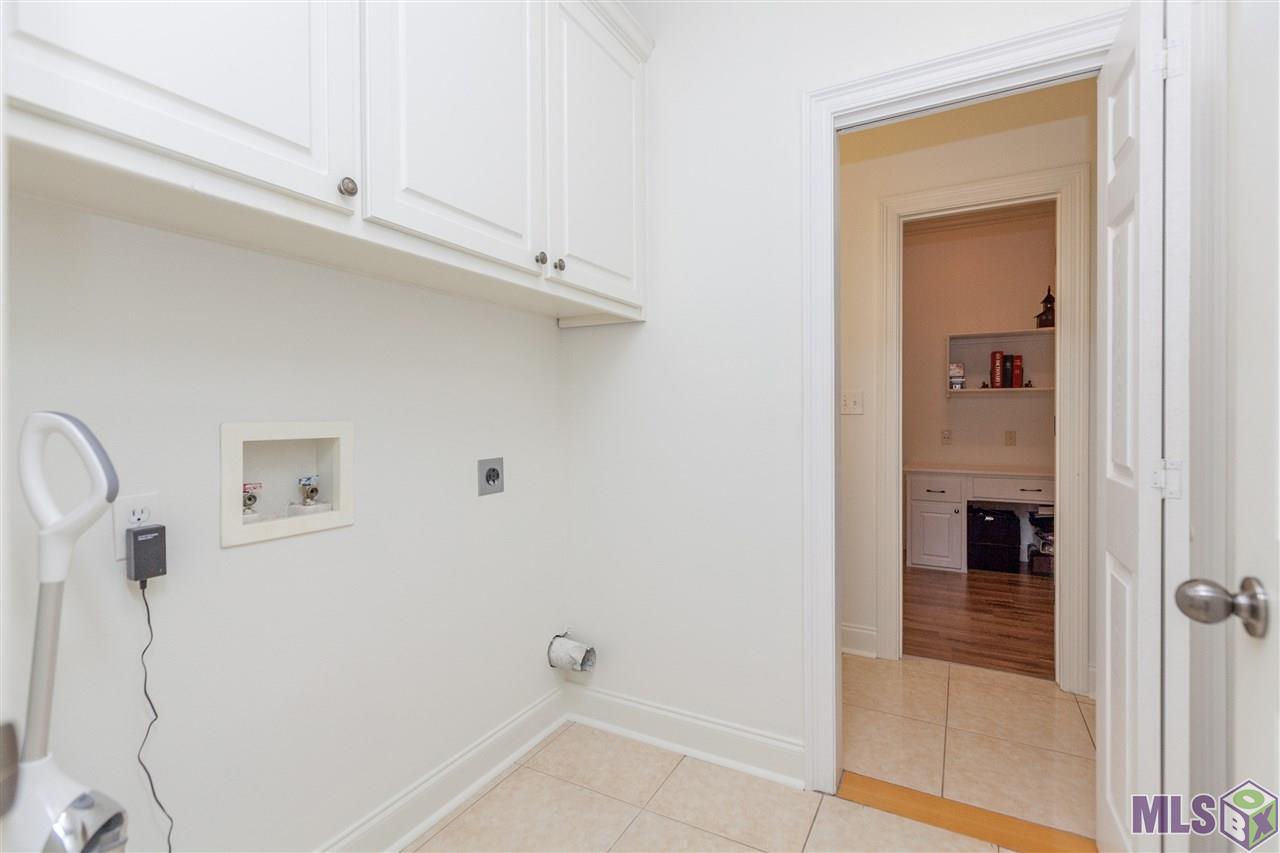 8538 Highcrest Drive Baton Rouge, LA 70809 - Photo 22 of 30 Laundry