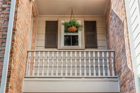 $375,000 | 13194 Trail Hollow Drive, Unit 3194, Houston, TX 77079