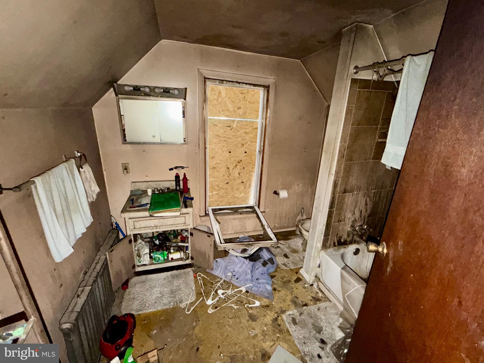 215 Berlin Road Clementon, NJ 08021 - Photo 6 of 13 Gallery Image 6