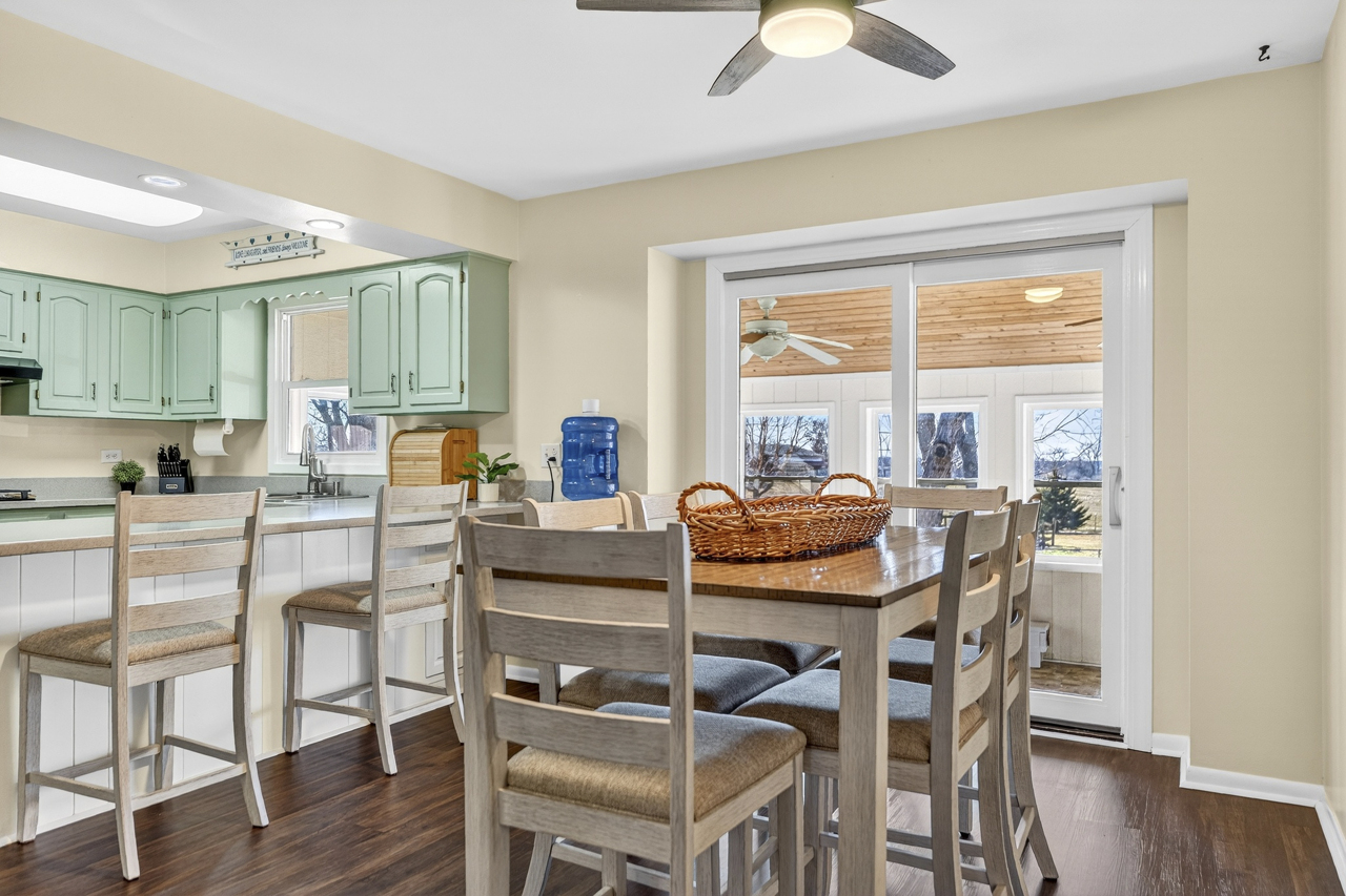 4015 Sunnyside Road Woodstock, IL 60098 - Photo 12 of 55
