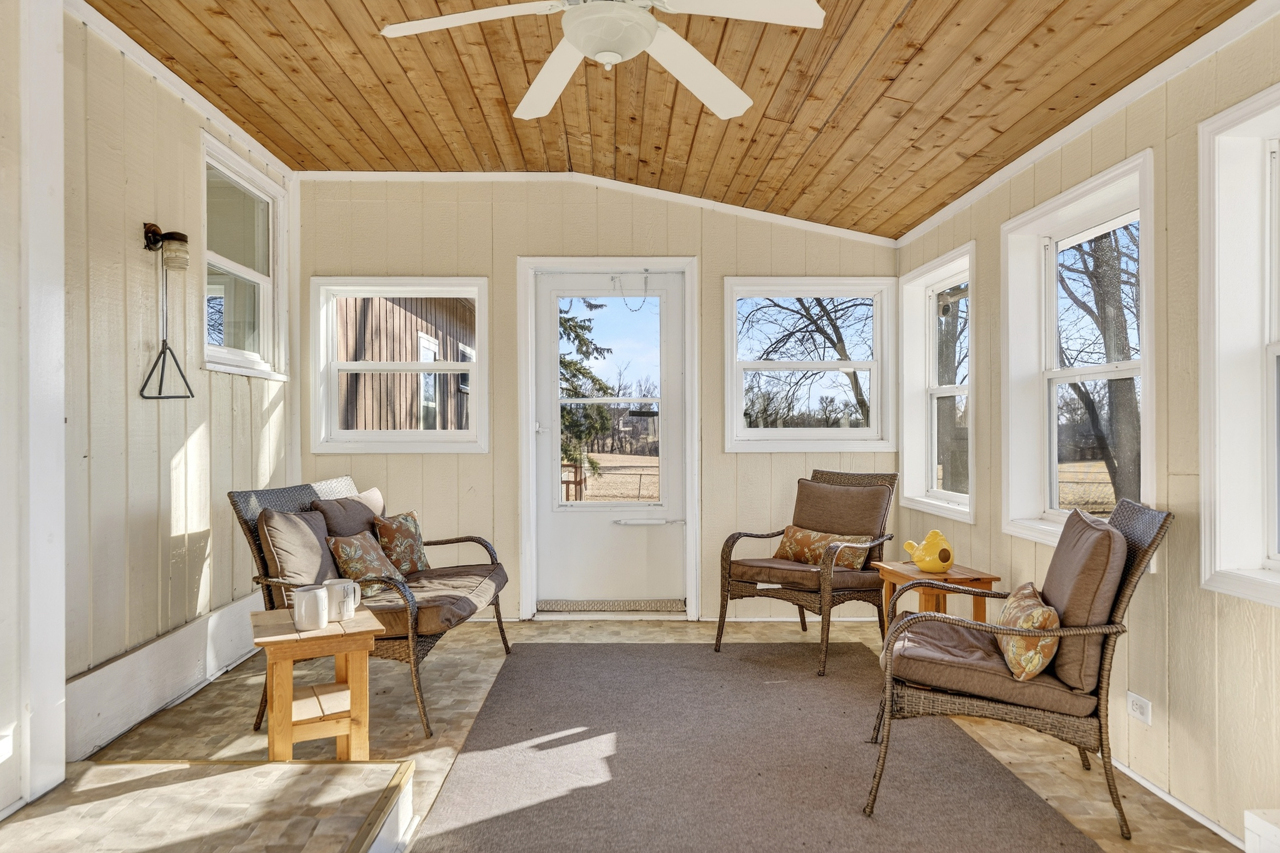 4015 Sunnyside Road Woodstock, IL 60098 - Photo 18 of 55