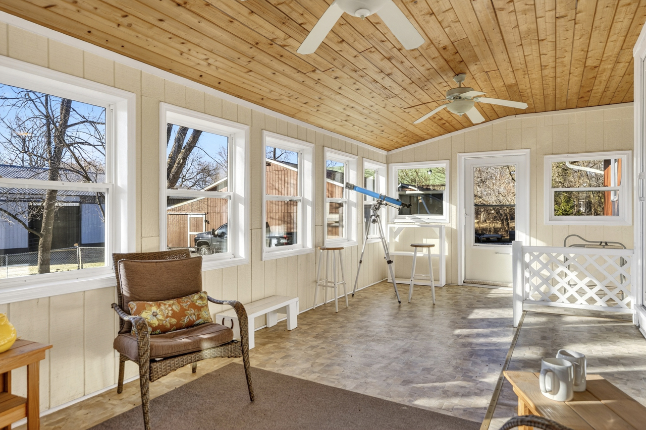 4015 Sunnyside Road Woodstock, IL 60098 - Photo 19 of 55