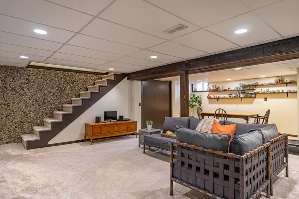$700,000 | 4015 Sunnyside Road, Woodstock, IL 60098