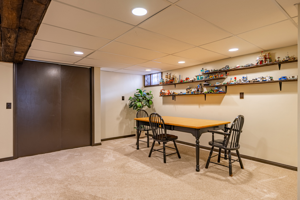 4015 Sunnyside Road Woodstock, IL 60098 - Photo 29 of 55