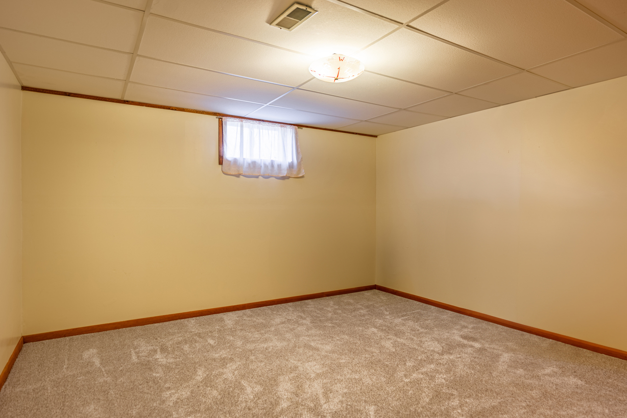 4015 Sunnyside Road Woodstock, IL 60098 - Photo 30 of 55