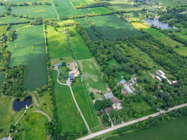 $700,000 | 4015 Sunnyside Road, Woodstock, IL 60098