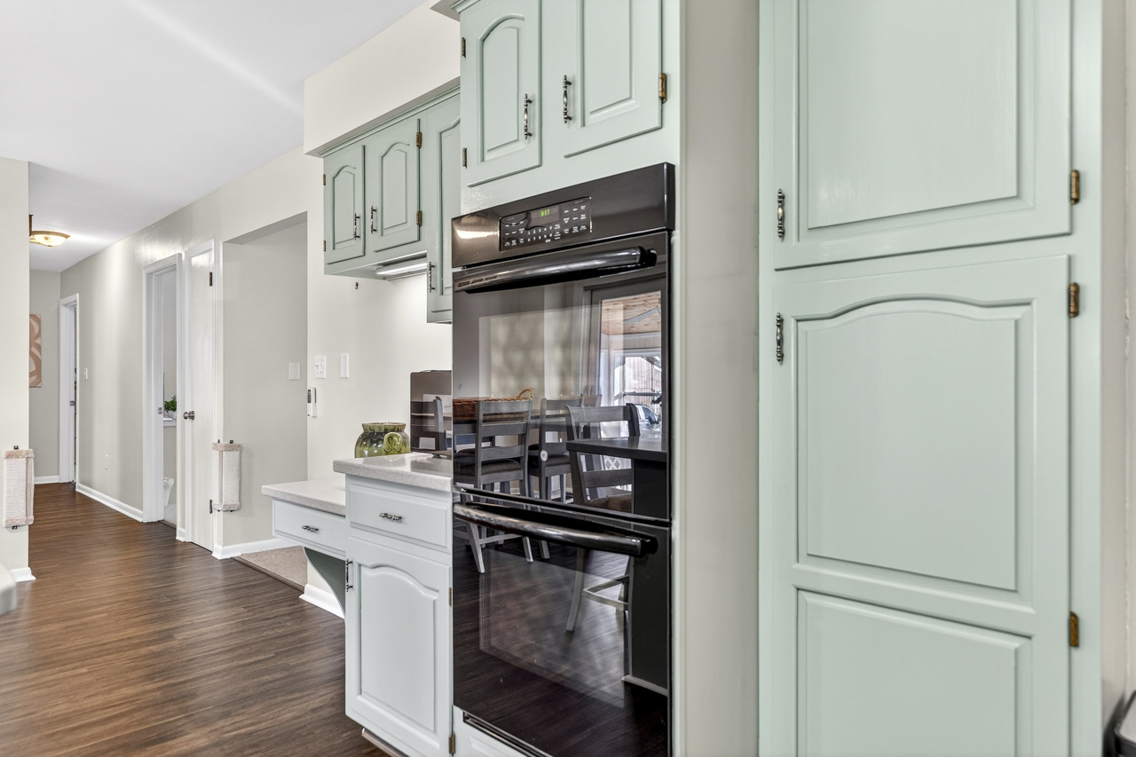 4015 Sunnyside Road Woodstock, IL 60098 - Photo 8 of 55