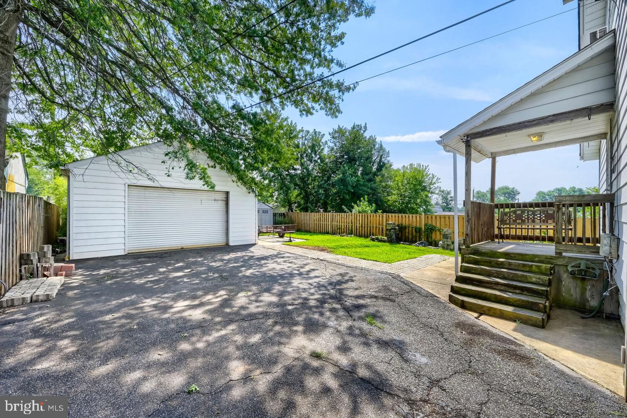 517 Elmwood Road Baltimore, MD 21206 - Photo 4 of 28 Gallery Image 4
