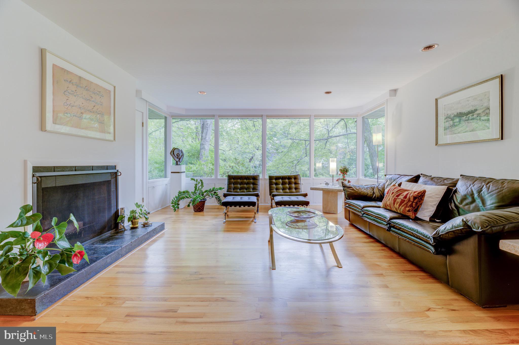 267 Hamilton Avenue Princeton, NJ 08540 - Photo 15 of 39 a living room with furniture and a large window