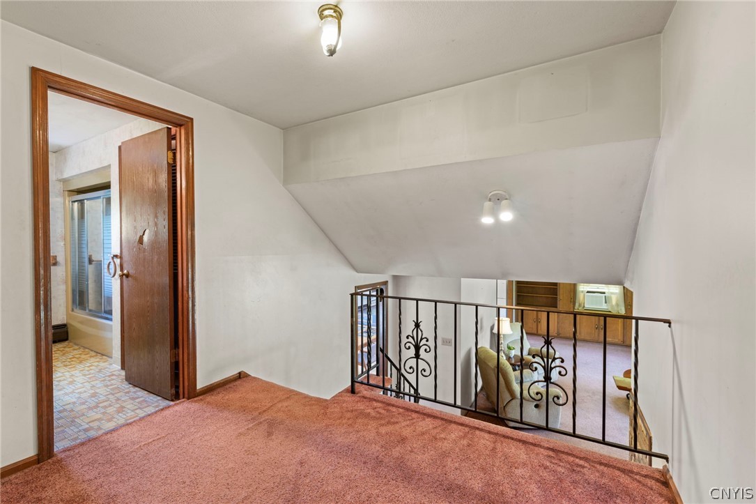 2170 Bitters Road Camillus, NY 13031 - Photo 23 of 47 Second floor landing