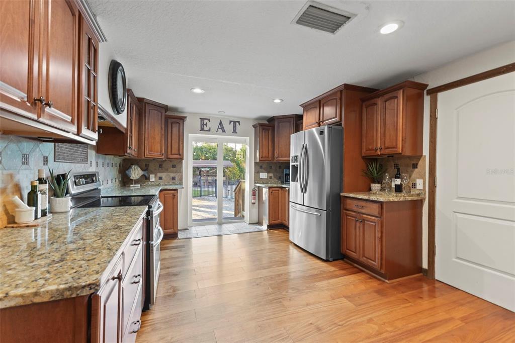 4301 South Lockwood Ridge Road Sarasota, FL 34231 - Photo 10 of 46 Gallery Image 10