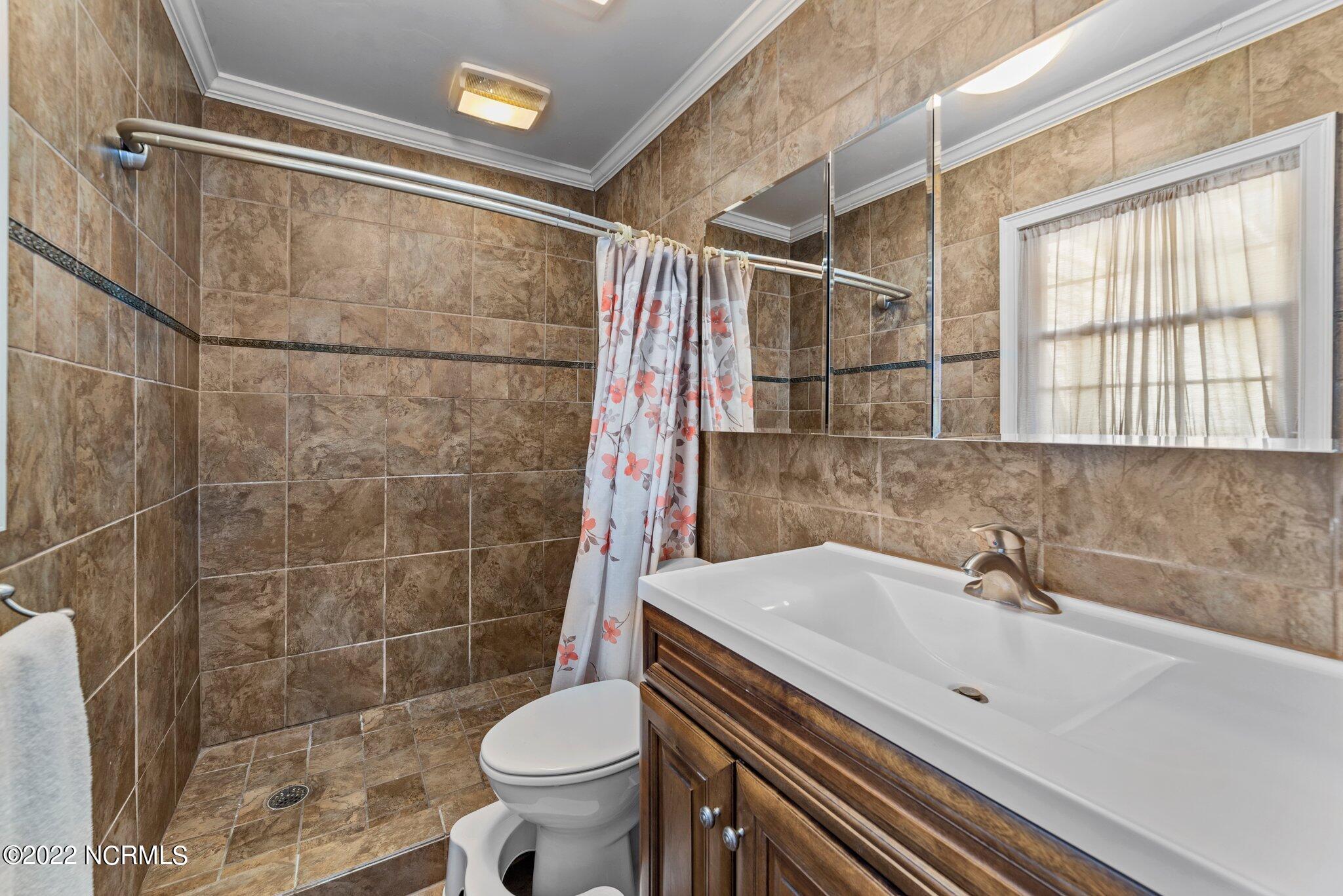 2408 Hardee Road Kinston, NC 28504 - Photo 31 of 51 31-web-or-mls-DSC_5317