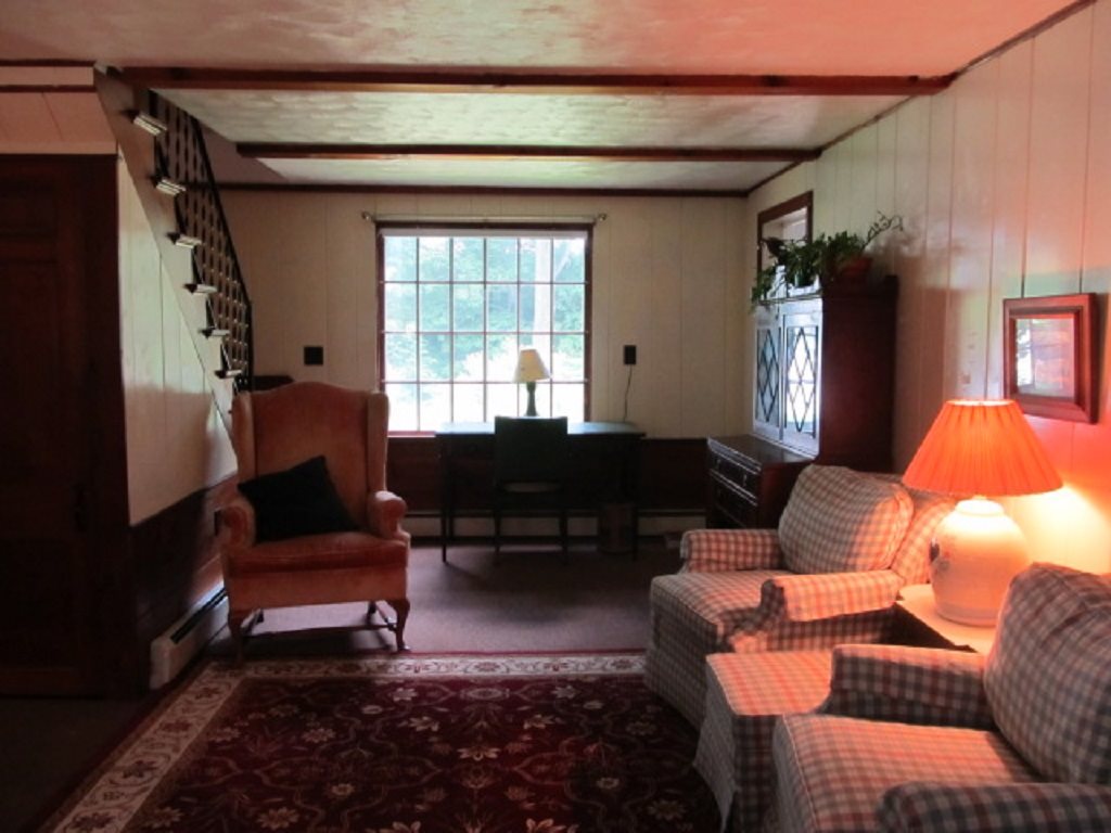 21 West Surry Road Keene, NH 03431 - Photo 4 of 19
