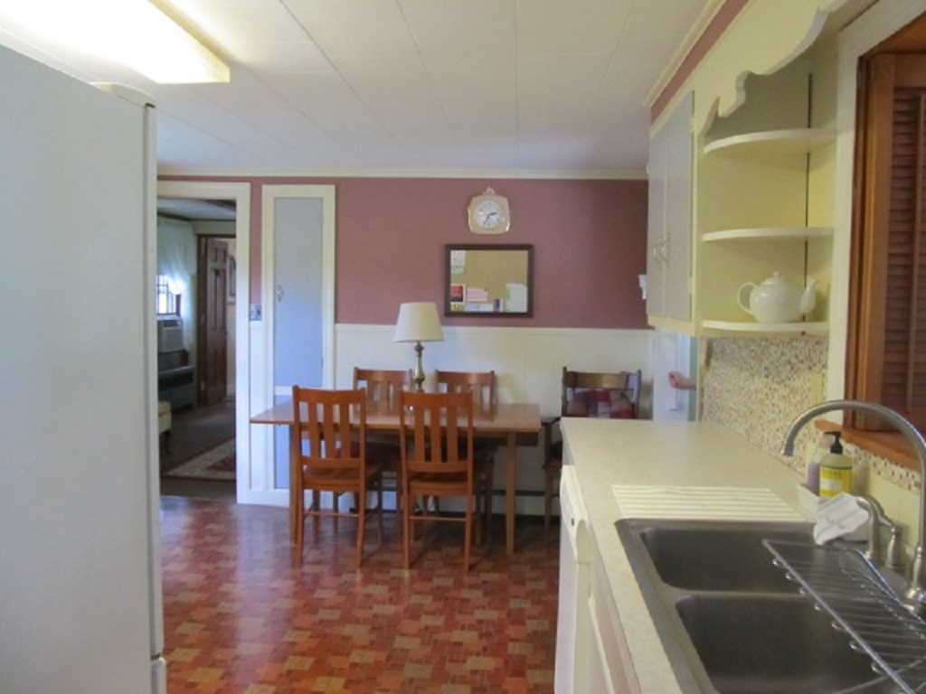 21 West Surry Road Keene, NH 03431 - Photo 6 of 19