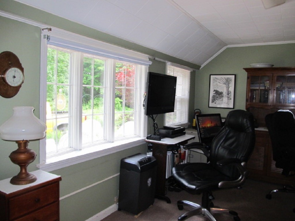 21 West Surry Road Keene, NH 03431 - Photo 8 of 19
