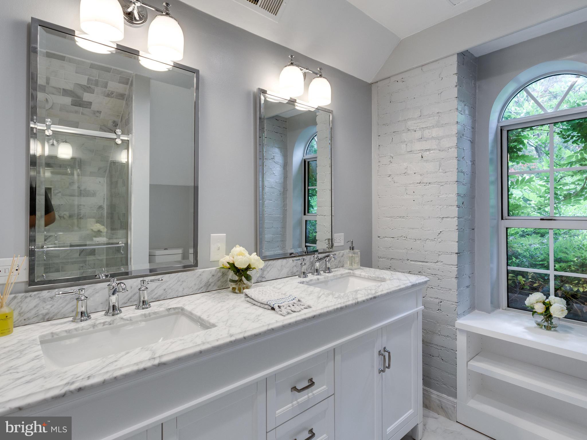 3219 North Glebe Road Arlington, VA 22207 - Photo 20 of 30 Bath (Master)