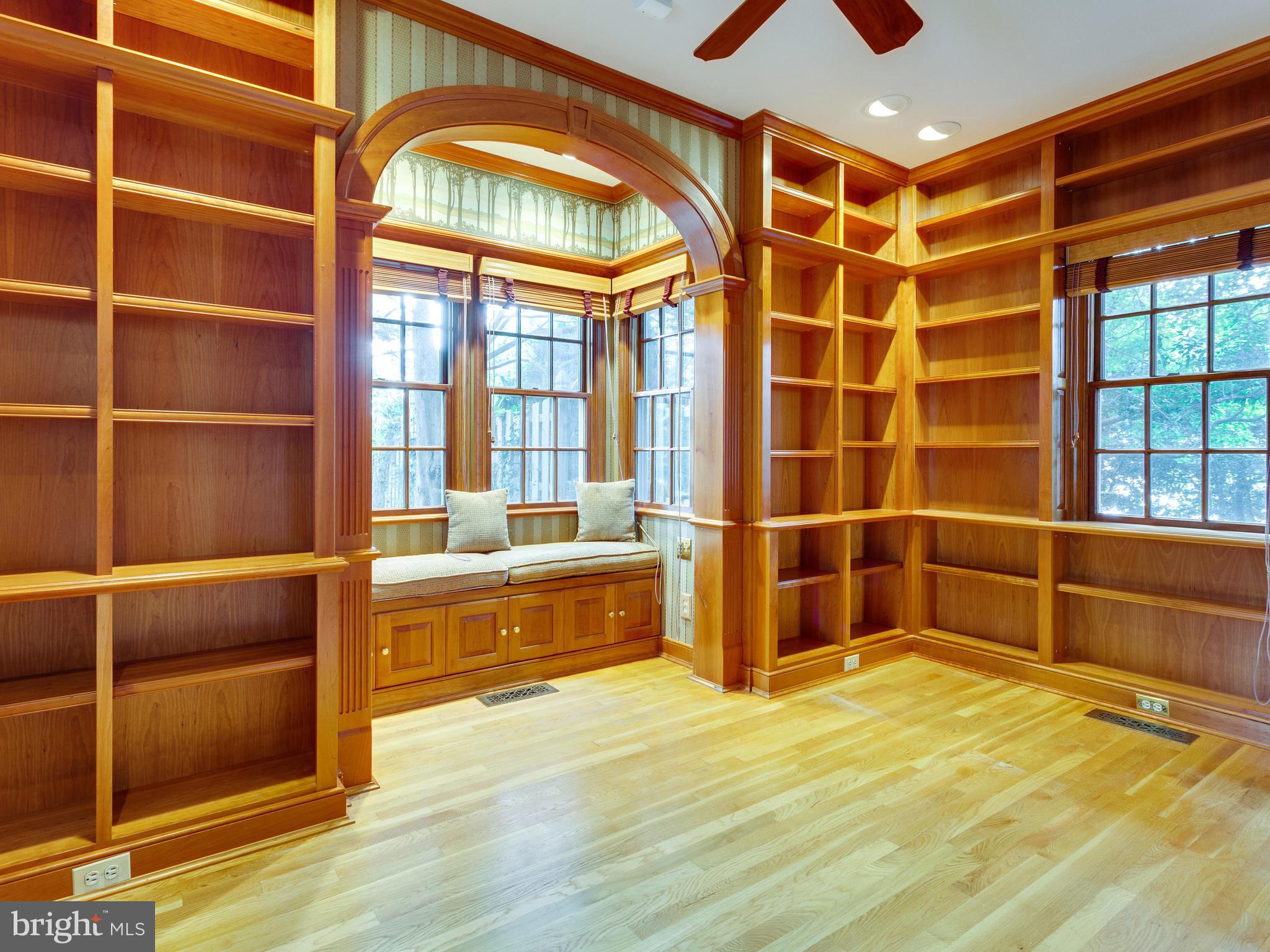 3219 North Glebe Road Arlington, VA 22207 - Photo 6 of 30 Interior (General)