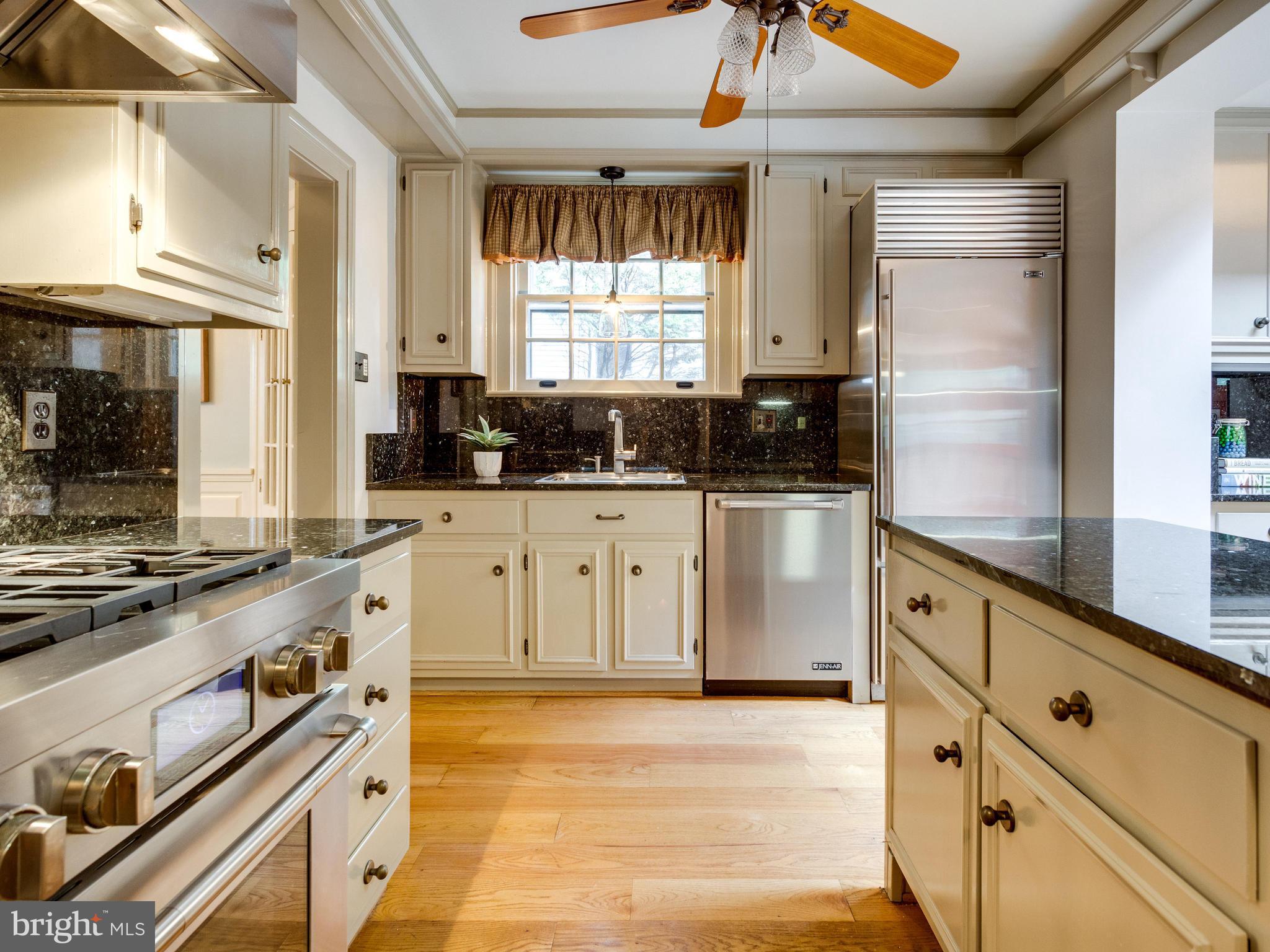 3219 North Glebe Road Arlington, VA 22207 - Photo 9 of 30 Kitchen