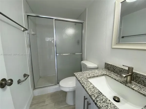 $2,400 | 9320 Fontainebleau Boulevard, Unit 301, Miami, FL 33172