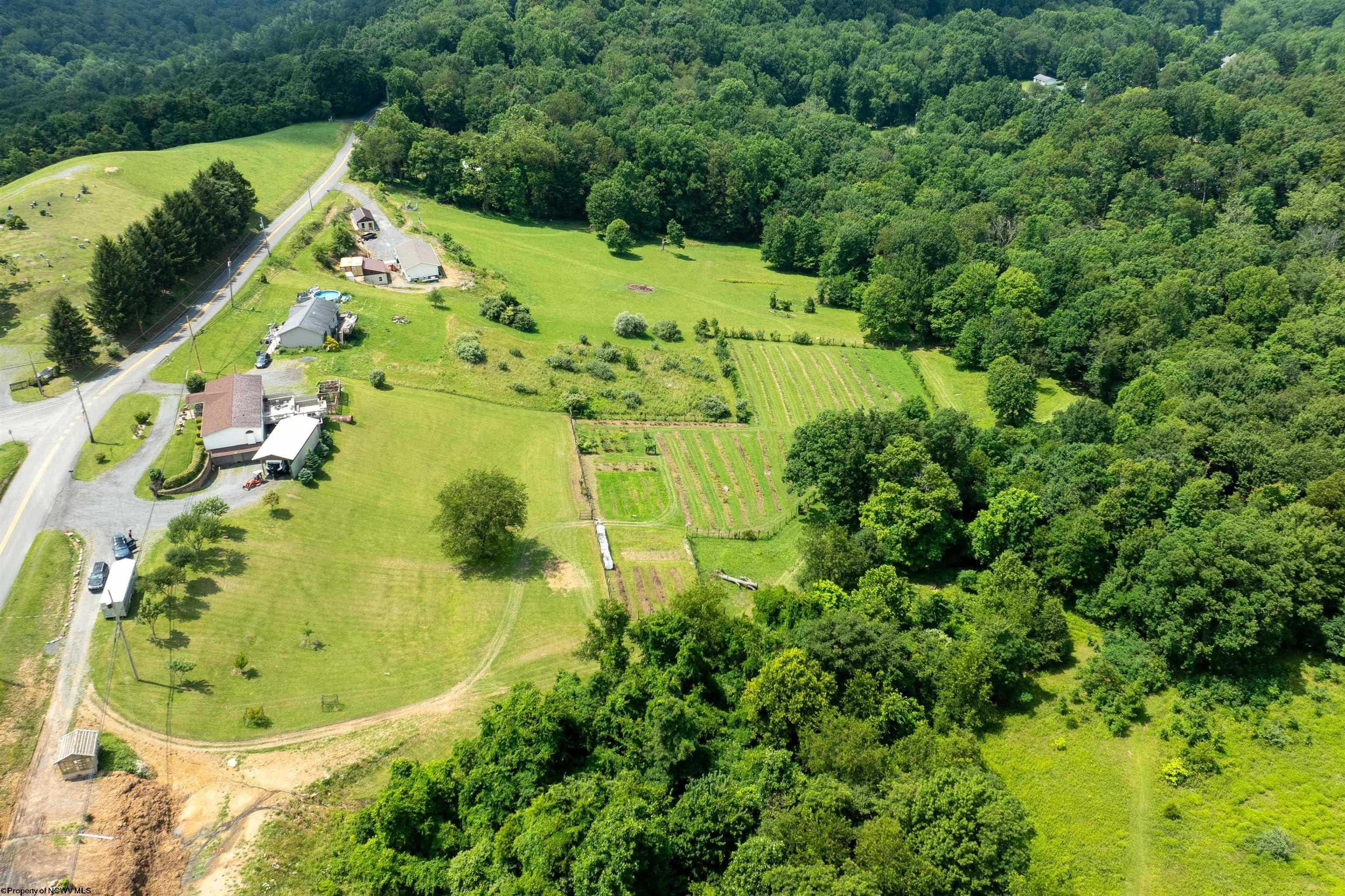 1163 Summers School Road Morgantown, WV 26508 - Photo 12 of 47 Gallery Image 12