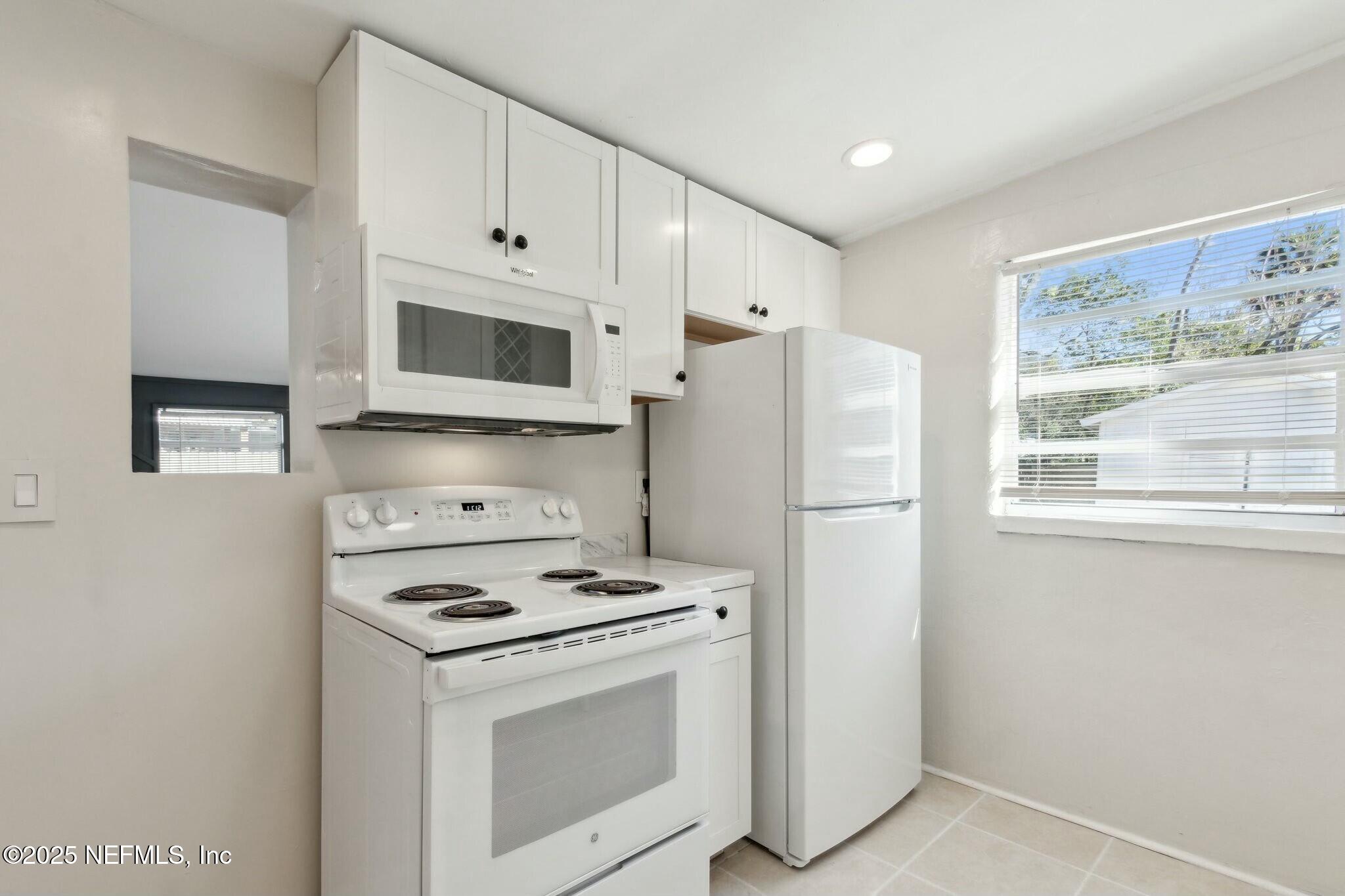 1731 Cortez Road Jacksonville, FL 32246 - Photo 17 of 37 Kitchen