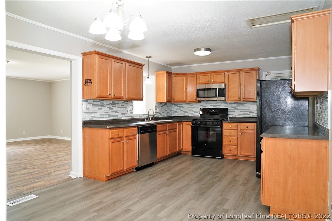 6430 Freeport Road Fayetteville, NC 28303 - Photo 11 of 46 Gallery Image 11